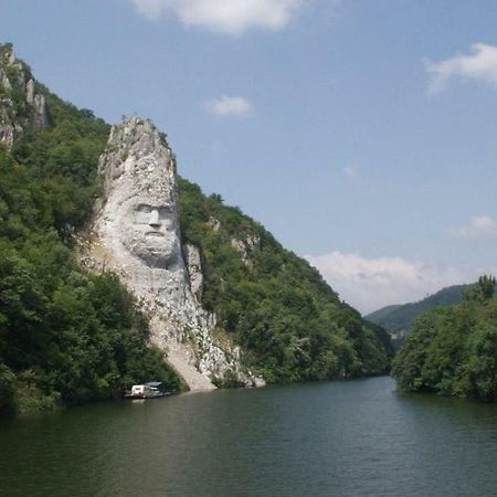 Adrya Orşova Exterior foto